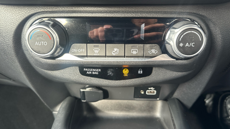 Nissan Juke 1.0 DiG-T 114 N-Connecta 5dr DCT Petrol Hatchback